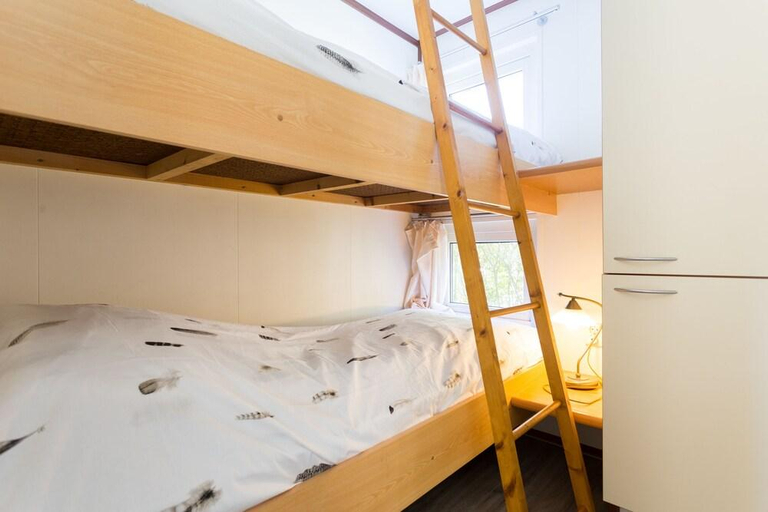 Bedroom, TopParken – Recreatiepark de Woudhoeve, Bergen