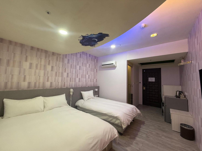 4, HIYES Hotel, Chiayi City