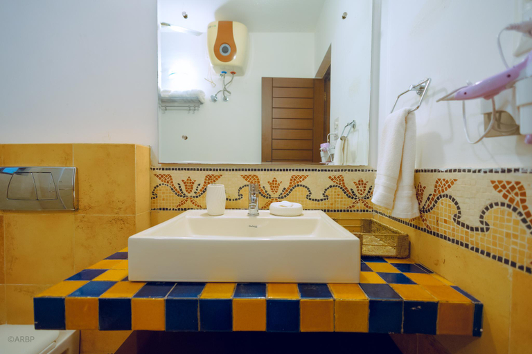 Bathroom 5, La Sunila Suites Baga by WSI, North Goa