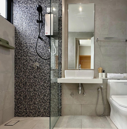 Bathroom 3, Borneotel The Shore KK by CHG, Kota Kinabalu