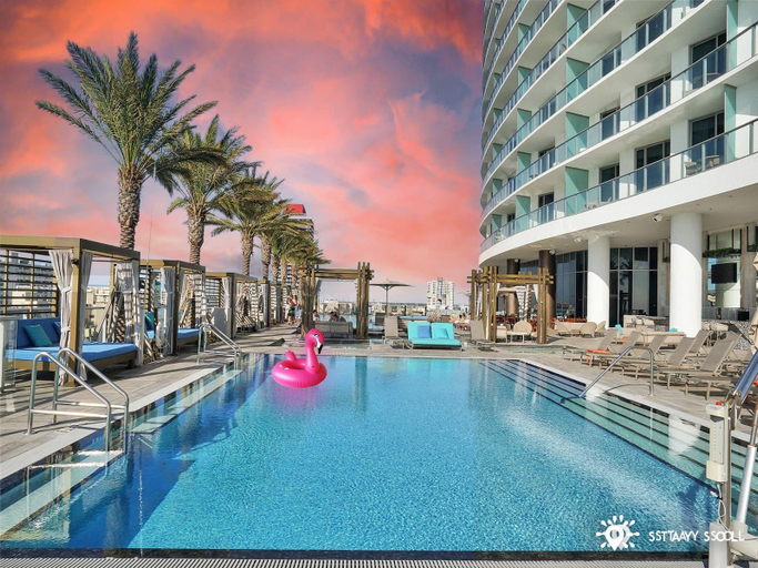 Sport & Beauty 2, Luxury Oceanfront Condo: Pools, Beach, & Balcony, Broward