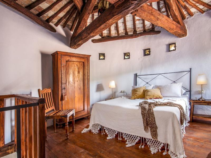 Bedroom 4, Castello Valenzino, Perugia