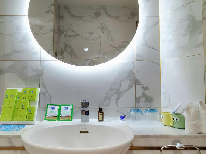 Bathroom 3, L Hotel - Changsheng Branch, Zhuhai