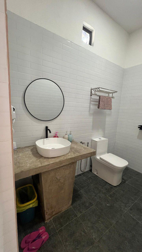 Bathroom, SR Tiny House, Bachok