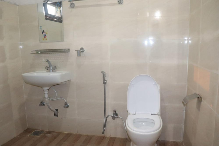 Bathroom, Hotel Sun Bird, Narayani