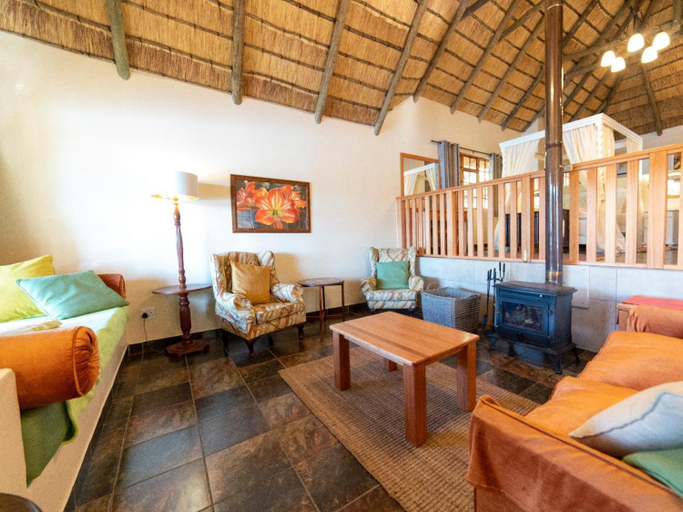 Bedroom 2, Lake Naverone Holiday Cottages, Sisonke
