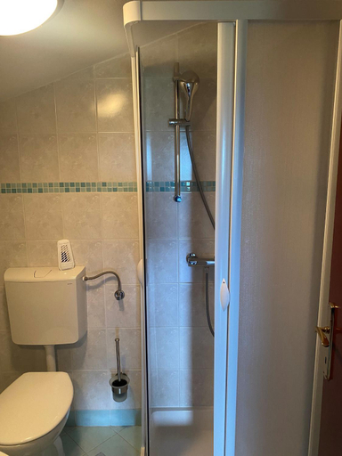 Bathroom 2, Villa Una Apartments, Labin