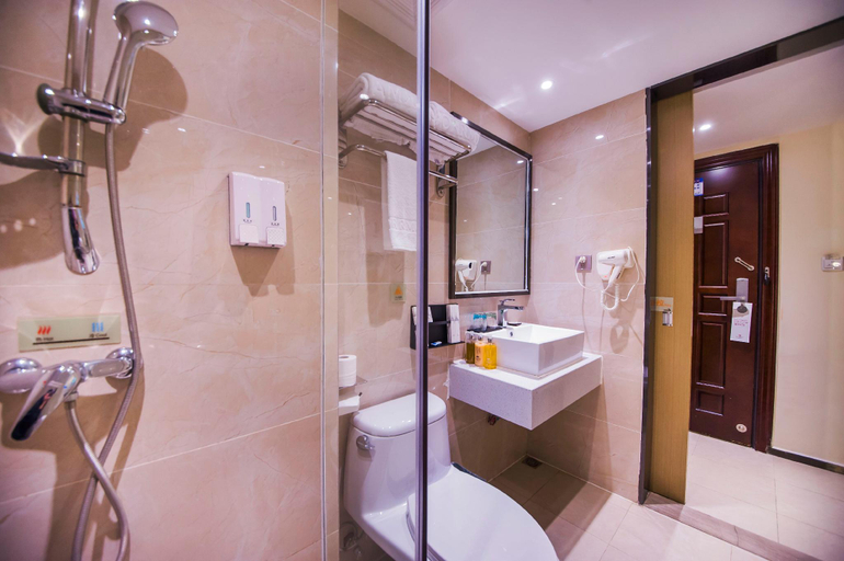 Bathroom 3, Borrman Hotel Guilin High-speed Railway North Station Evergrande Plaza, Guilin