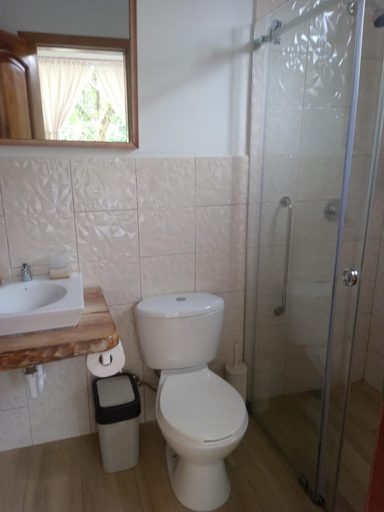 Bathroom, El Guayabal de Mindo, San Miguel de los Bancos