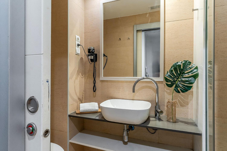 Bathroom 4, AB Sagrada Familia Premium , Barcelona