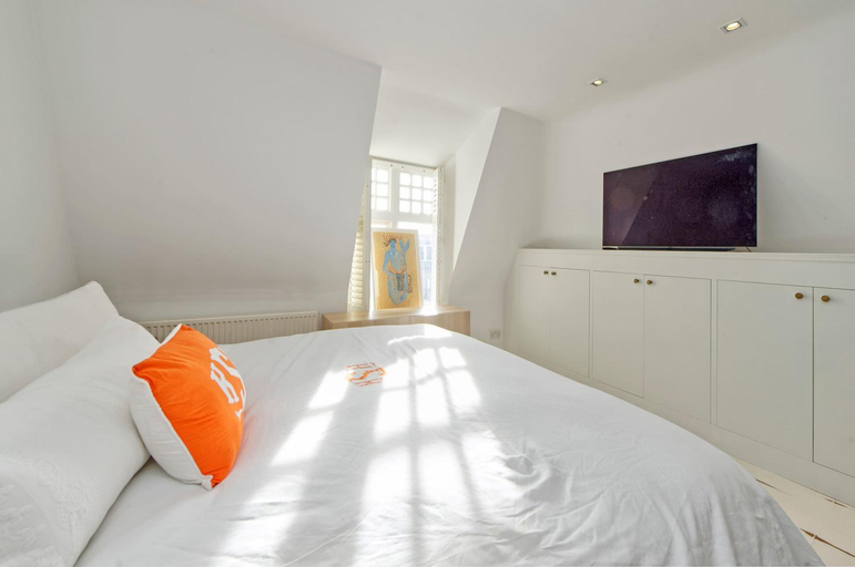 4, Contemporary 1 bed apartment Chelsea, London