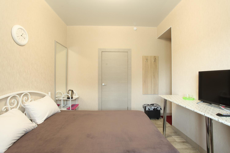Bedroom, Gaudi Inn, Water body