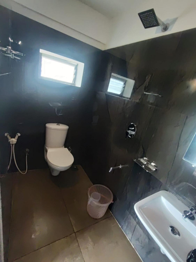 Bathroom 3, Durga budget stay, Idukki