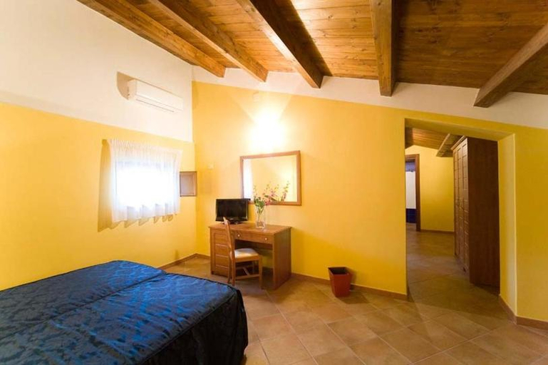 Others 4, Hotel Palazzo Bruni, Cosenza
