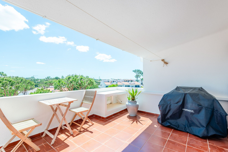 Room 5, Vale do Lobo Apartment D, Loulé