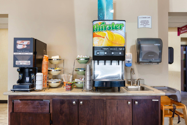 Food & Drinks 5, Quality Inn Columbia Mall, Grand Forks