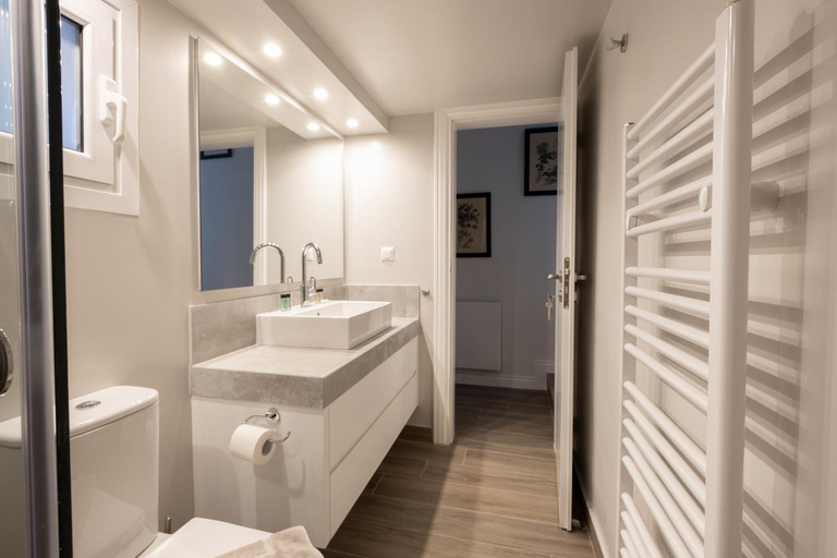 Bathroom 3, Historic Plaka's Deluxe Apartment★, Attica
