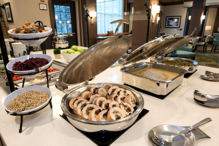 Food & Drinks 5, Staybridge Suites Albany Wolf Rd - Colonie Center by IHG, Albany