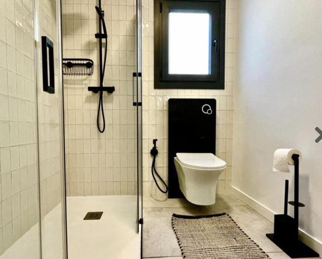 Bathroom 2, Casa Brisa Boutique Guest House - Gay Men Only, Barcelona