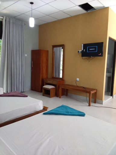 Bedroom 2, Ambalama Leisure Lounge Hotel, Hanwella