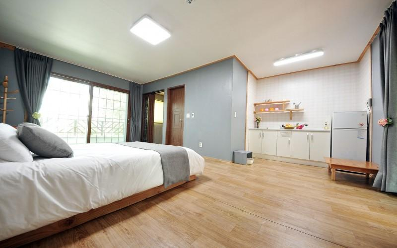 Bedroom 2, Tongyeong Happy Sea Pension, Tongyeong