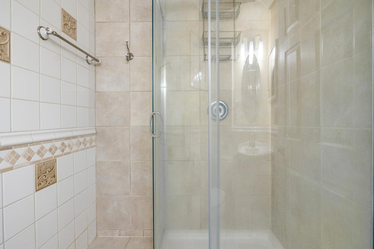 Bathroom 5, Golden Sands, Worcester