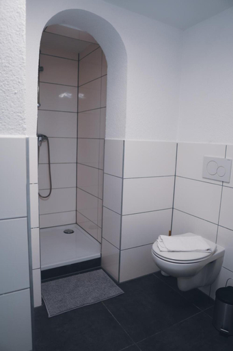 Bathroom 3, Appartio - Gastehaus Altstadt Worms, Worms