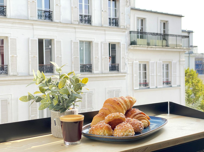 Food & Drinks 5, Elegant Montmartre Apartment Overlooking Paris Rooftops, Paris