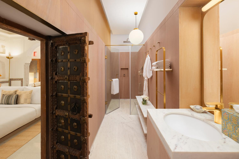 Bathroom 4, Gulab Haveli, Mandawa – IHCL SeleQtions, Jhunjhunun