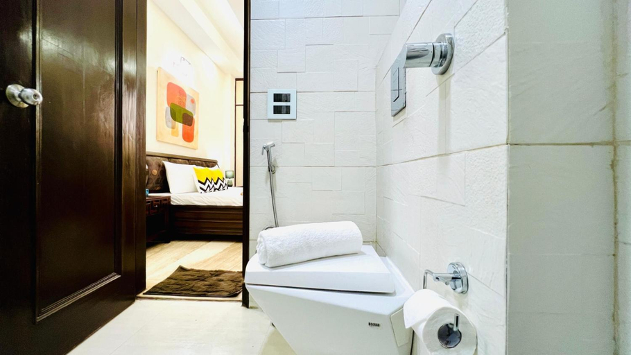 Bathroom 2, Olive Service Apartments - Green Park, Delhi