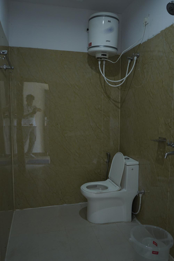 Bathroom 4, Kedar Wonderland Heli Resort, Rudraprayag