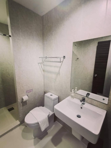 Bathroom 4, Oh My Place, Muang Chiang Rai