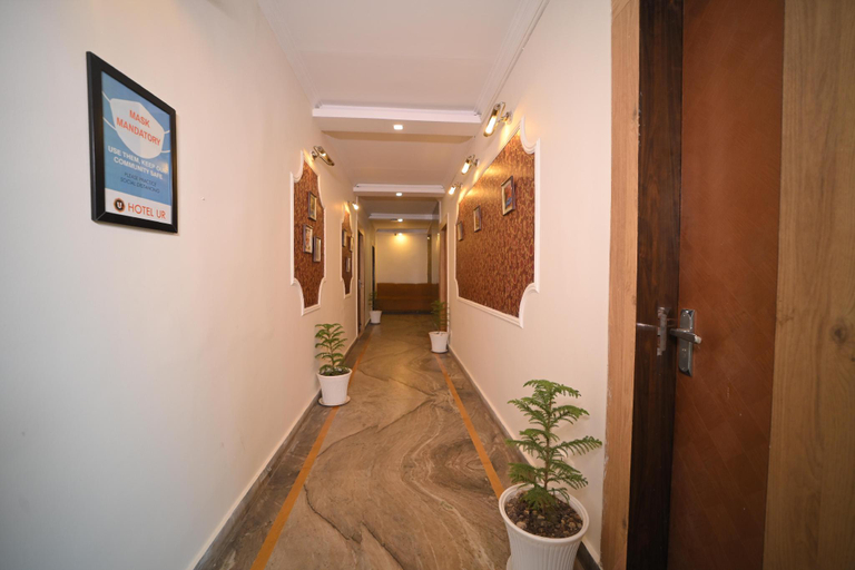 Public Area, Hotel Ur, Kaushambi