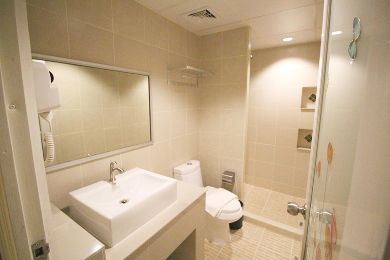 Bathroom, L'Hotel Bangkok, Prawet