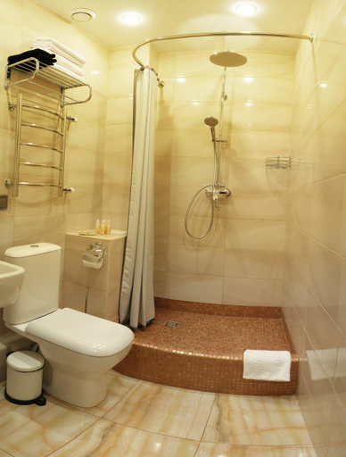 Bathroom 3, Lazurit Inn, Zlatoust gorsovet