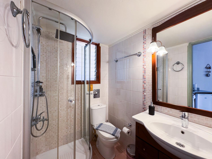 Bathroom 3, Villa Eleni Seaside Apartments-40 meters from Beach, Crete