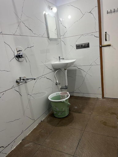 Bathroom 5, shree stay in, Chikmagalur