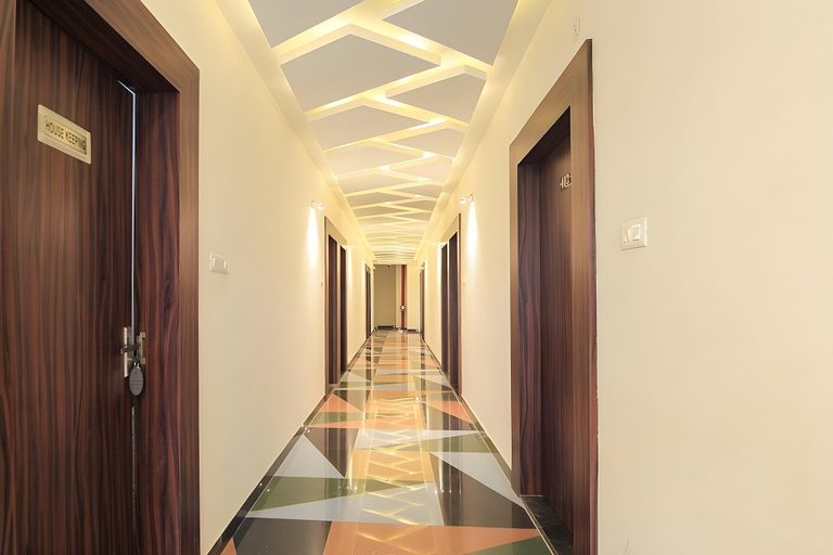 2, Hotel Royal Paradise, Kanpur Nagar
