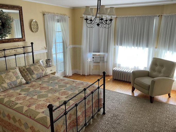 Bedroom 2, Taylor Edes Inn, Penobscot