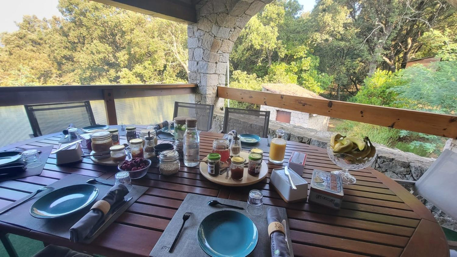 Food & Drinks 4, DOMAINE CARDU, Corse-du-Sud
