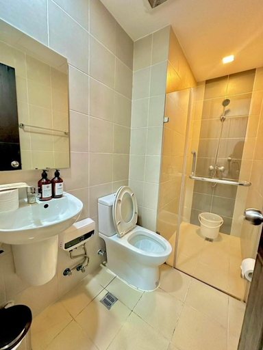 Bathroom, Cozy and Spacious Condo, Iloilo City