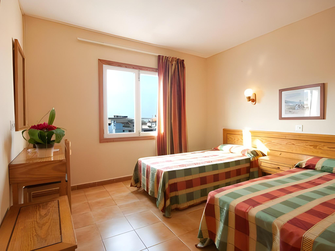 Bedroom 3, Hotel Chevy & Suites, Baleares