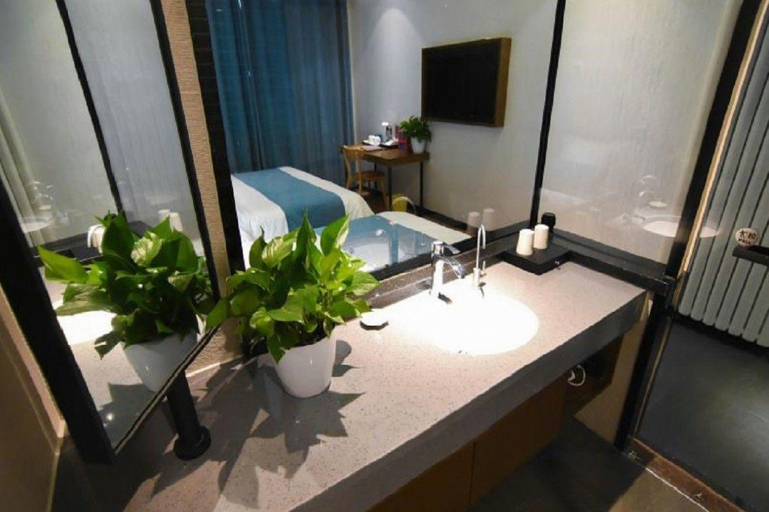 Bathroom 4, Greentree Inn Rizhao Lanshan Bus Station, Rizhao