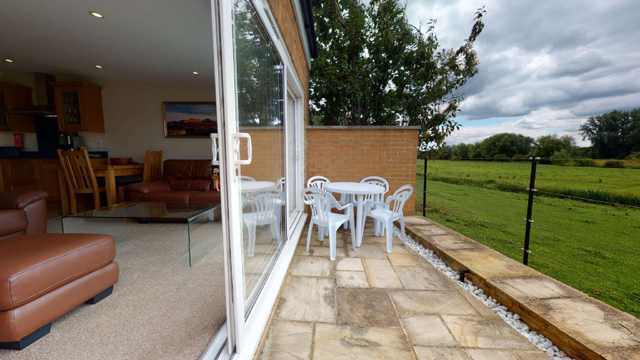 Others 5, Beautiful Meadow View, Oxfordshire