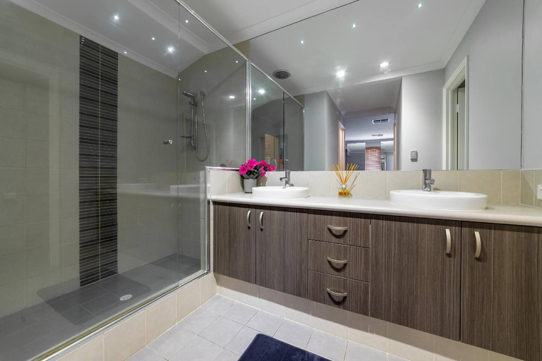 Bathroom 2, Home Close to Swan Valley in Brabham, Swan