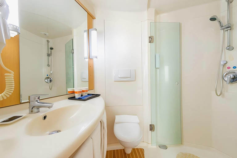 Bathroom, Home Inn (Zhuanghe Times Square Kingson Mall), Dalian