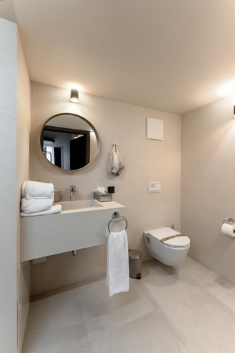 Bathroom 4, Aparthotel Lavilo City Center, Graz