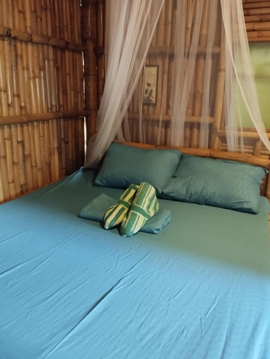 Bedroom 2, Titanic's Nipa Hut, Moalboal