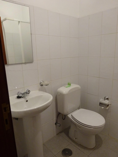 Bathroom 3, Hospedaria Lampiao, Penacova