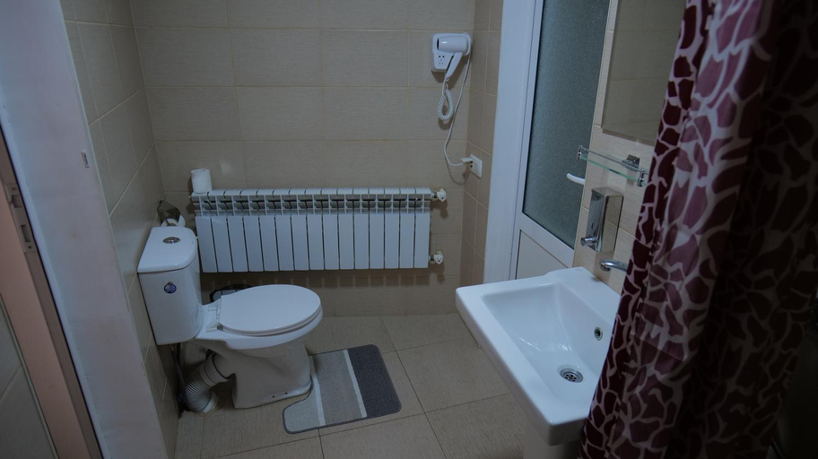 Bathroom 3, Old Street Guesthouse, Buxoro